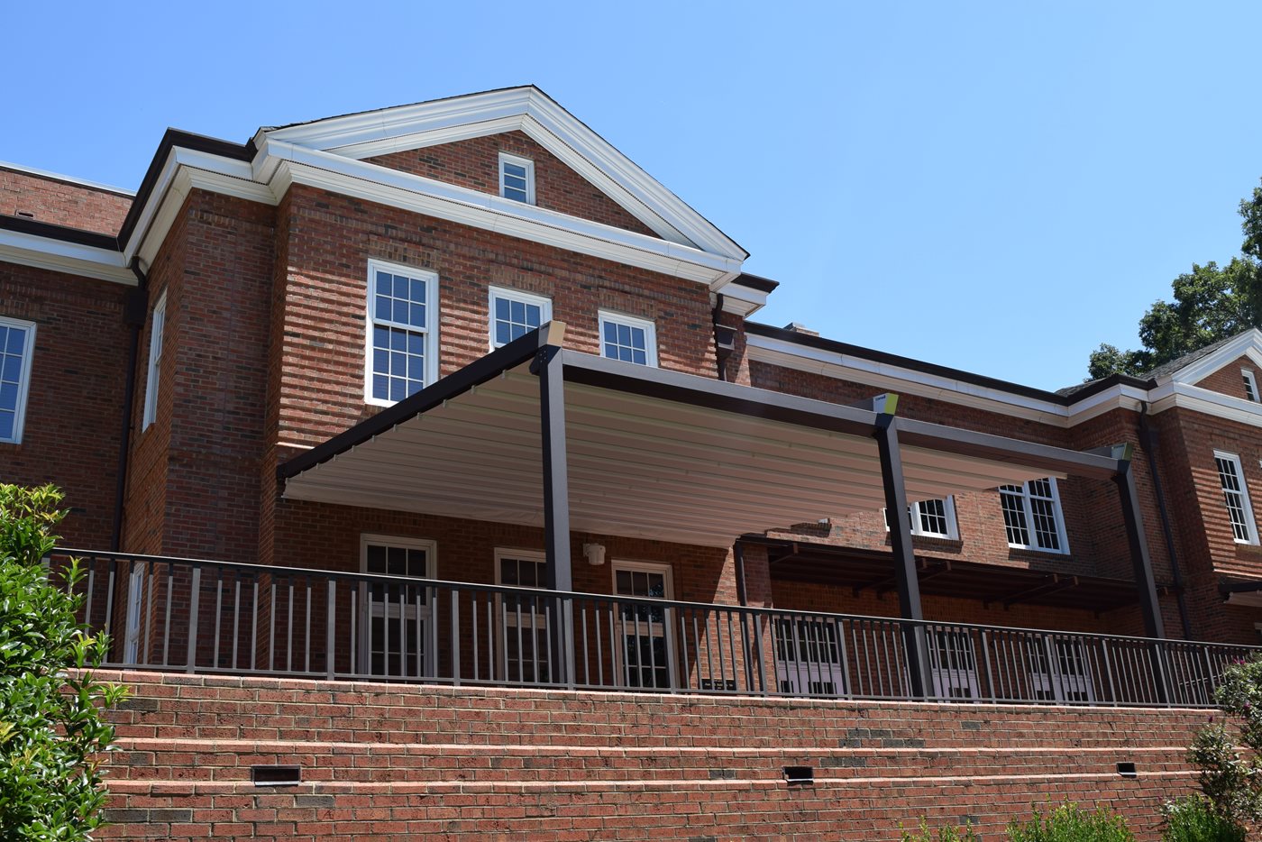 B-Spaces-at-University-of-North-Carolina-by-Charlotte-Tent-Awning-(6).JPG